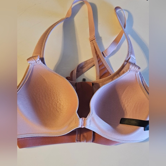 Victoria Sport Knock Out Athletic Bra - Picture 4 of 10